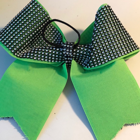 Green sparkly bow!! - Picture 3 of 3
